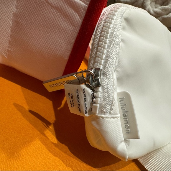 Lululemon Athletica Everywhere Belt Bag in White - Picture 3 of 5